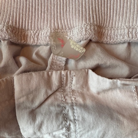 Free People Movement| ‘Mesmerize Me’ Relaxed Lightweight Low Rise Cargo Jogger - Picture 9 of 11